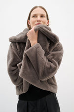 Laden Sie das Bild in den Galerie-Viewer, Short Coat Yobo