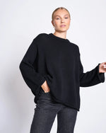Laden Sie das Bild in den Galerie-Viewer, Jumper Sona black GOTS
