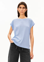 Laden Sie das Bild in den Galerie-Viewer, Jilaana T-Shirt light blue
