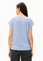 Laden Sie das Bild in den Galerie-Viewer, Jilaana T-Shirt light blue

