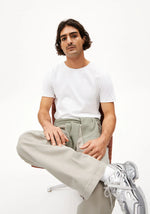 Laden Sie das Bild in den Galerie-Viewer, Jaames Brushed T-Shirt weiß
