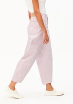 Laden Sie das Bild in den Galerie-Viewer, Barrel Jeans Baarly pink mist
