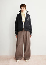 Laden Sie das Bild in den Galerie-Viewer, Iconic Å Gwenaa Bouclé Jacke aus Bio Baumwolle
