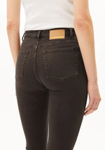 Laden Sie das Bild in den Galerie-Viewer, Skinny Mid Waist Jeans Tillaa claystone
