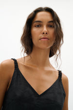 Laden Sie das Bild in den Galerie-Viewer, Camisole Top ElinorIW black

