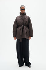 Laden Sie das Bild in den Galerie-Viewer, Short Coat Zinnah
