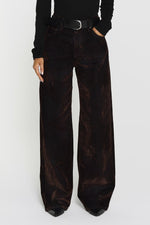 Laden Sie das Bild in den Galerie-Viewer, Turid Flocked Denim Jeans
