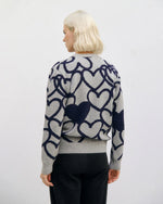Laden Sie das Bild in den Galerie-Viewer, Strick Sweatshirt Affection

