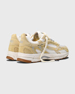 Laden Sie das Bild in den Galerie-Viewer, The Re-Run Vintage Suede Buttermilk
