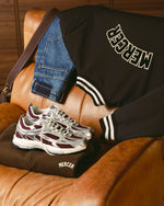 Laden Sie das Bild in den Galerie-Viewer, The Re-Run Pine - Dark Red
