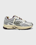 Laden Sie das Bild in den Galerie-Viewer, The Re-Run Evo Silver - Red
