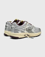 Laden Sie das Bild in den Galerie-Viewer, The Re-Run Evo Silver - Red
