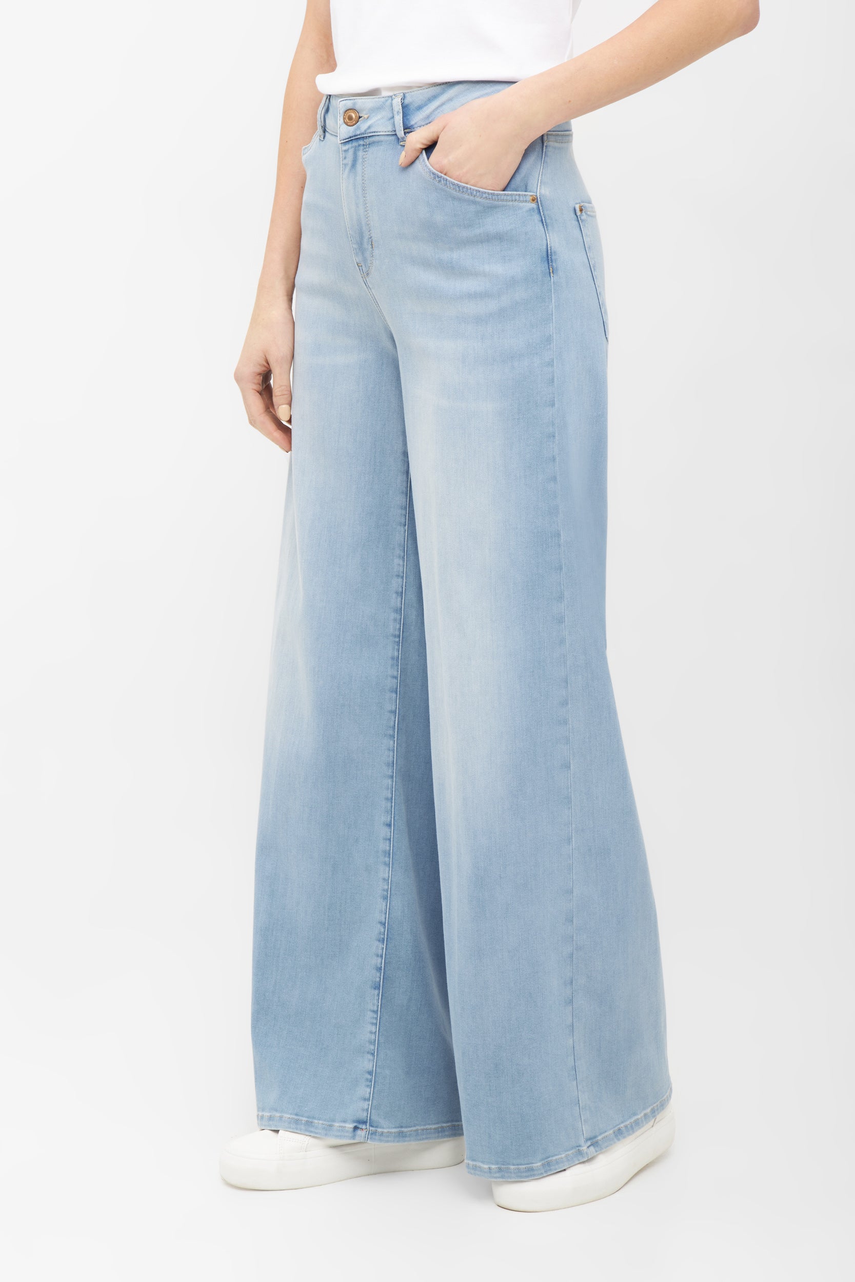 Wide Leg Jeans