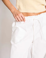 Laden Sie das Bild in den Galerie-Viewer, Drawstring Wide Pants Kiva white
