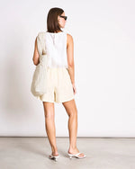 Laden Sie das Bild in den Galerie-Viewer, Leinen Shorts Marum Butteryellow
