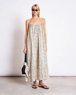 Laden Sie das Bild in den Galerie-Viewer, Spaghetti Dress Tova Dalmatian Dots
