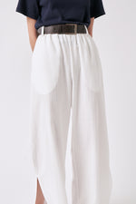 Laden Sie das Bild in den Galerie-Viewer, Caracas Pants White
