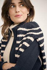 Laden Sie das Bild in den Galerie-Viewer, Pullover Selenia

