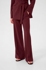 Laden Sie das Bild in den Galerie-Viewer, Briez Slit Pants
