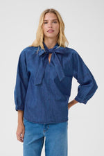 Laden Sie das Bild in den Galerie-Viewer, Jeans Bluse Sassi
