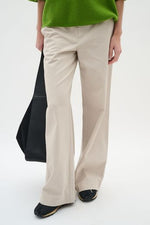 Laden Sie das Bild in den Galerie-Viewer, Bootcut Pant Bryelle
