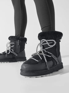 Winterboots Blurred Black