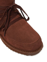 Laden Sie das Bild in den Galerie-Viewer, Boots Thorsby
