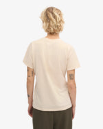 Laden Sie das Bild in den Galerie-Viewer, Women Light Organic Tee - Ivory White
