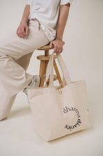 Laden Sie das Bild in den Galerie-Viewer, The Dharma Diaries Canvas Shopper
